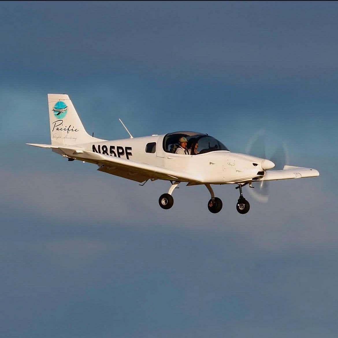 Sling 2 N85PF in flight over Hawaii