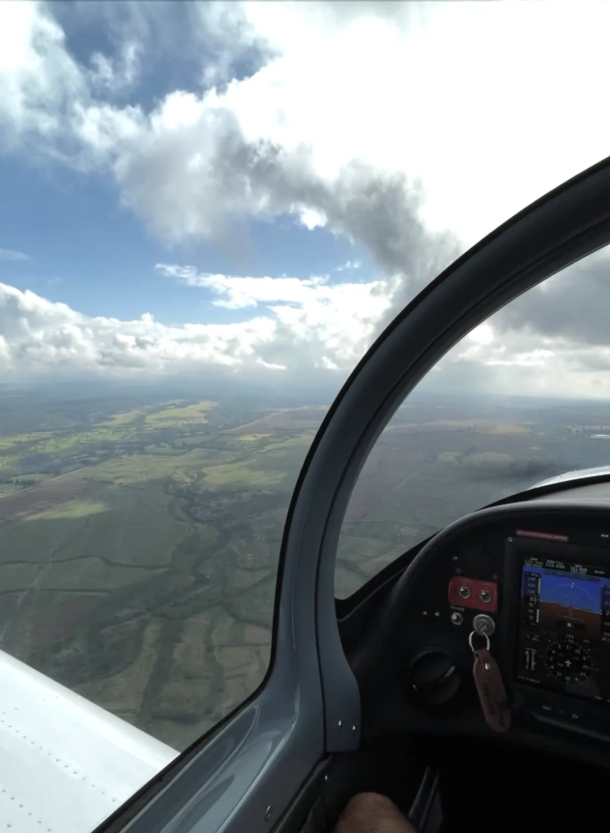 Cockpit view flying over Hawaii